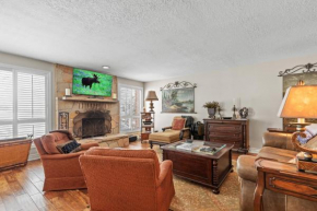 Park West Village 1700 by Moose Management